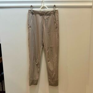 Boys Abercrombie Lightweight Nylon Joggers in Tan, size 15/16